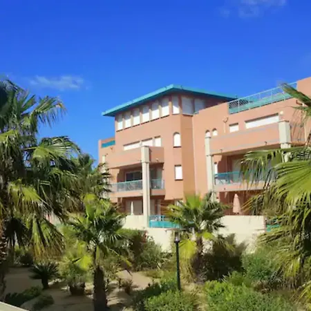 Lovely 46m With Terrace - With Pool Апартаменты